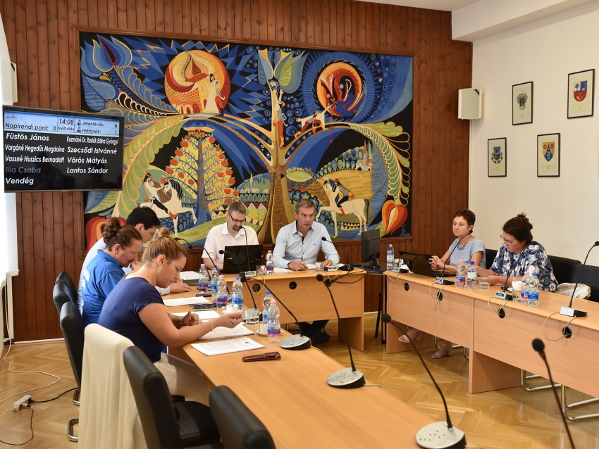 T&aacute;j&eacute;koztat&oacute; Csurg&oacute; V&aacute;ros K&eacute;pviselő-test&uuml;let&eacute;nek 2020. augusztus 31-i k&eacute;pviselő-test&uuml;leti &uuml;l&eacute;s&eacute;ről