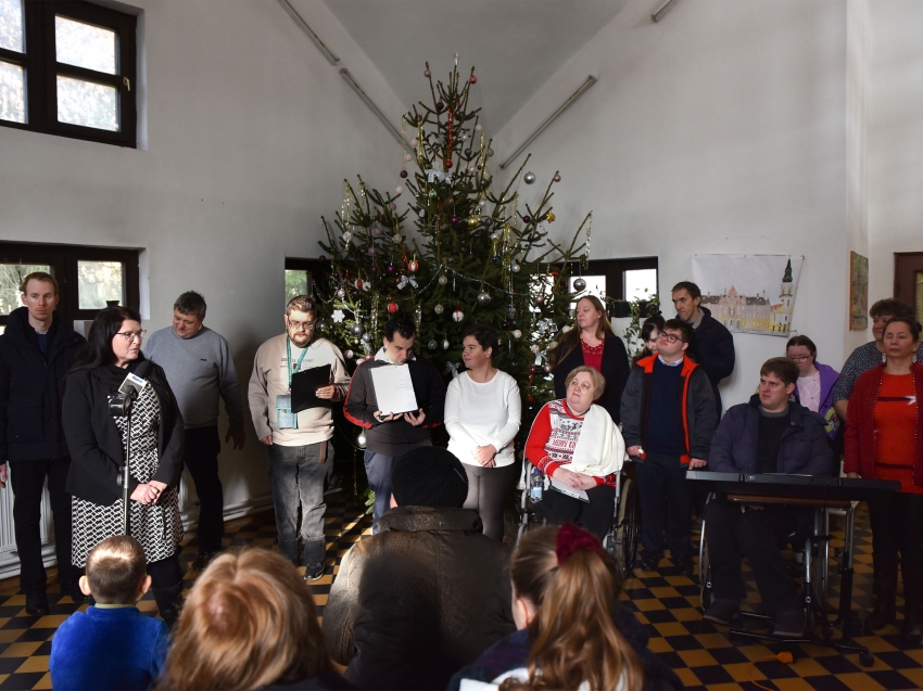 Meghitt &uuml;nneps&eacute;ggel z&aacute;rta az &eacute;vet a Napsug&aacute;r Szoci&aacute;lis Int&eacute;zm&eacute;ny