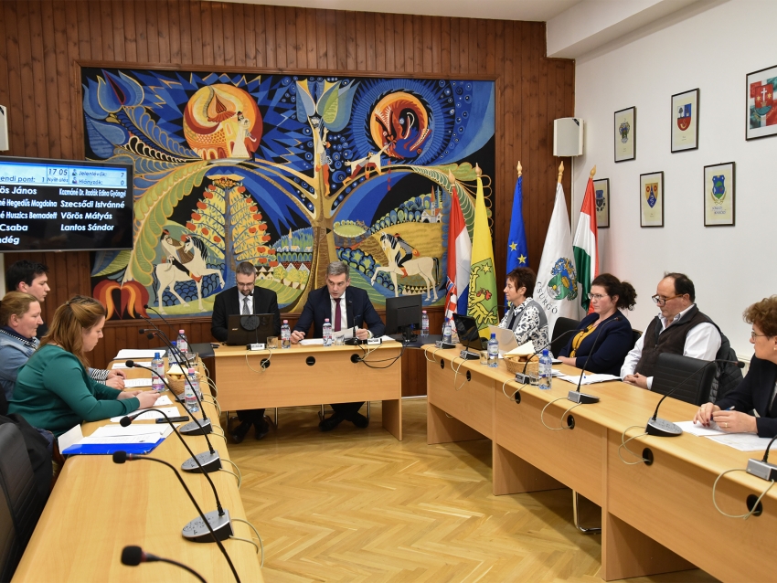 T&aacute;j&eacute;koztat&oacute; Csurg&oacute; V&aacute;ros K&eacute;pviselő-test&uuml;let&eacute;nek 2019. december 10-i k&eacute;pviselő-test&uuml;leti &uuml;l&eacute;s&eacute;ről