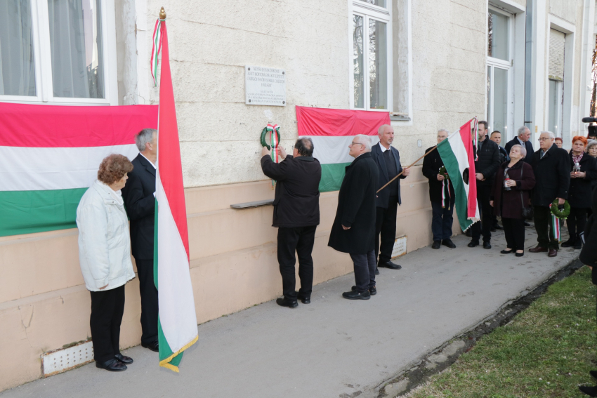 A Kommunizmus &Aacute;ldozatainak Eml&eacute;knapj&aacute;n megtartott &uuml;nneps&eacute;gről