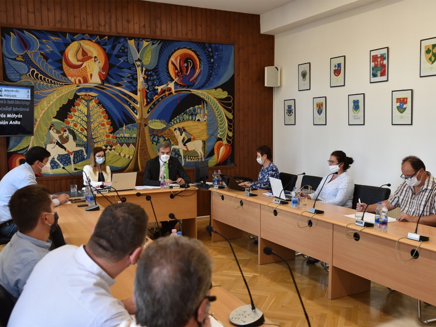T&aacute;j&eacute;koztat&oacute; Csurg&oacute; V&aacute;ros K&eacute;pviselő-test&uuml;let&eacute;nek 2020. szeptember 24-i k&eacute;pviselő-test&uuml;leti &uuml;l&eacute;s&eacute;ről